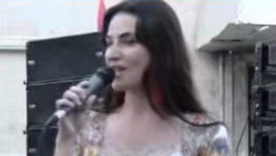 Aktorja Julinda Emiri i bashkohet protestës: Skena që Rama e nisi me Teatrin, e vazhdoi më pas me Rrjollin e Zvërnecin!