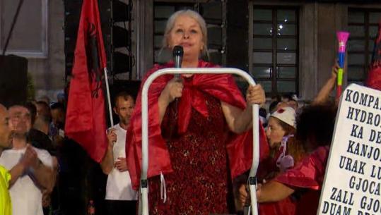 Mësuesja u drejtohet nxënësve: Jeni klasa më e bukur, do të bëni ndryshim historik