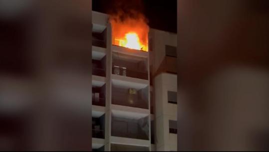 Zjarr në katin e 8-të të një pallati në lagjen Pavarësia në Vlorë, dëme të konsiderueshme materiale