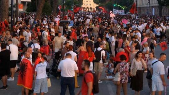 Bllokimi i Rinasit, sugjerimi i protestuesit: Shkruani letra si doni të zhvillohet protesta, studentët do t’i grumbullojnë