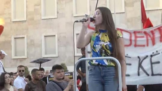 Artistja e re: Kam mbaruar studimet me ekselencë në Torino, një vit e gjysmë që diploma s’është njehsuar