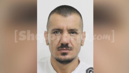I shpallur në kërkim për plagosje të dyfishtë, prangoset 41-vjeçari! I sekuestrohen armë zjarri, fishekë e kokainë (EMRI)
