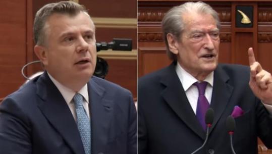 Berisha: Flamingot i dënuat me vdekje, të shkarkojmë të gjithë Ramën! Balla i përgjigjet: I fundit që mund të flasë për tubimin je ti, shko po ta mbajti në protestë (VIDEO)