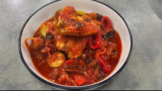 Pulë me perime në salcë aromatike mesdhetare nga zonja Albana