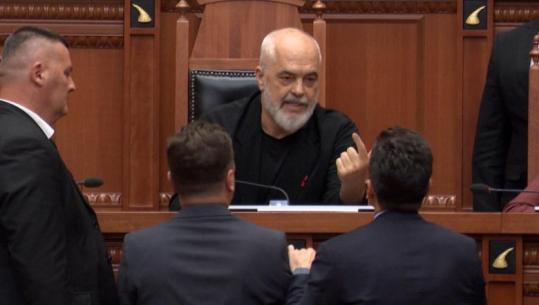 ‘Njëri korb e tjetri sorrë’, Rama ironizon Kaprin e Shehajn: Karagjozë të dalë nga koteci i kokës