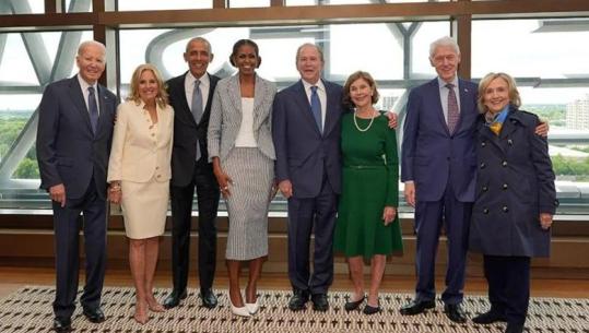 Përurohet qendra presidenciale e çiftit Obama, të pranishëm George W. Bush, Bill Clinton dhe Joe Biden! S’ka ftesë për Trump
