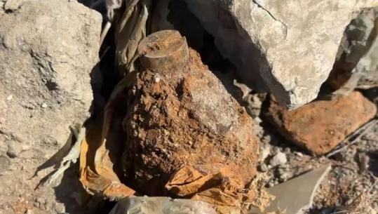 Vlorë/ Qytetarja gjen granata dhe dy armë pranë plazhit të vjetër: Një kallash ishte mbledhur me peshqir, i hodha në kanal
