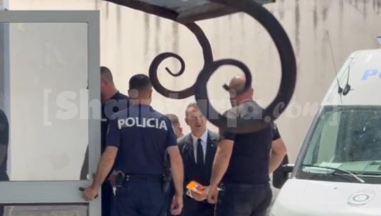 Erion Veliaj mbërrin në Gjykatën Administrative