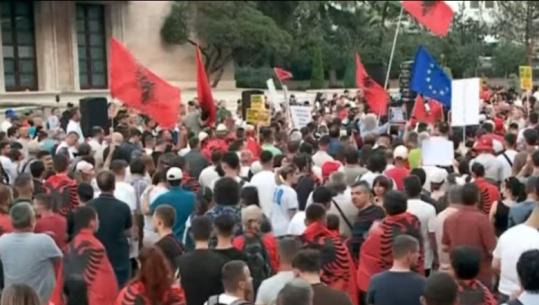 Protestuesi: Qeveria hoqi gardhin në Kakome nga frika, betejat do t’i fitojmë një nga një