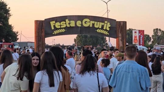 Myzeqeja feston traditën, edicioni i 8-të i Festës së Grurit mbledh mijëra vizitorë në Apoloni