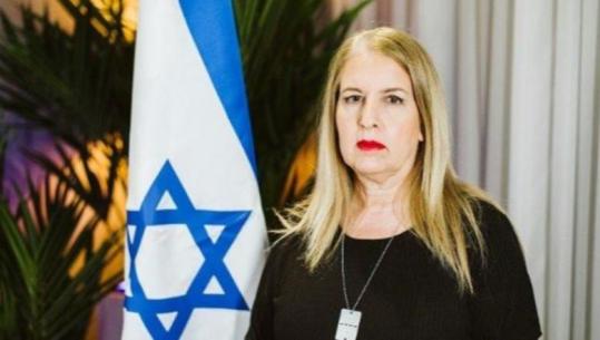 'Ky akt cënon dinjitetin e popullit shqiptar', ambasadorja Peleg dënon përdhosjen e flamurit izraelit: Falënderoj ministrin Hoxha për dënimin e menjëhershëm të aktit