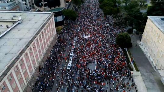 LIVE TV- Dita e 22-të e protestës para kryeministrisë, mikrofoni i lihet diasporës! Reagime për përdhosjen e flamurit izraelit: Ka grupe të infiltruara, distancohemi