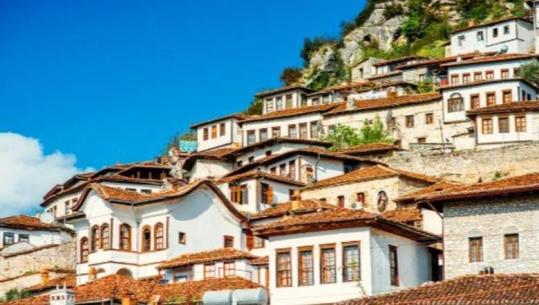 550 mijë turistë në Berat në 5 muaj, 85% e vizitorëve në qytetin muze janë të huaj