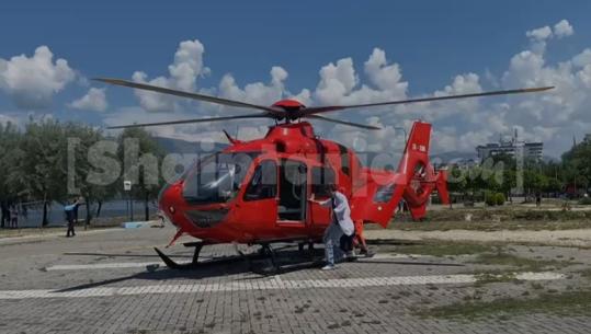 Pogradec/ 30-vjeçari plagos me thikë gruan pas një konflikti! E reja ka marrë plagë në krah dhe bark! Transportohet drejt Tiranës me helikopter (EMRAT)
