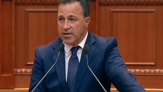 Kreu i Kuvendit dënon sulmet ndaj policëve dhe deputetëve, Peleshi: Asgjë nuk ndërtohet me dhunë dhe kaos
