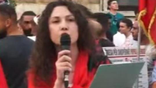 Protestuesja nga tubimi para Kryeministrisë: S’jemi në shesh për asnjë parti politike! Nuk kemi ‘përplasje’ fetare! Jemi për të mirën e Mëmëdheut