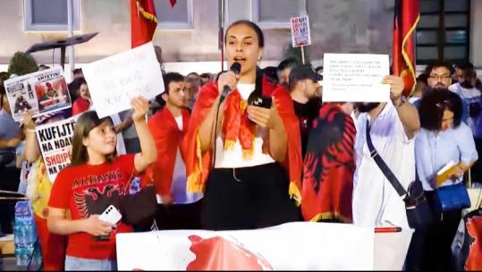 Qytetarja nga protesta para Kryeministrisë: Ikëm në emigrim, pasi mamin tim e hoqën nga puna në arsim