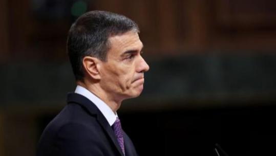 Mes skandaleve të korrupsionit,  i 'pathyeshmi' Sanchez hidhet në sulm, 'lëshon' ish-bashkëpunëtorët por mbron me forcë të shoqen e vëllanë