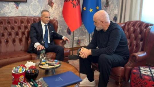 Kryeministri Rama pret në takim ambasadorin e ri të Turqisë në Tiranë, palët riafirmuan vullnetin e përbashkët për thellimin e marrëdhënieve