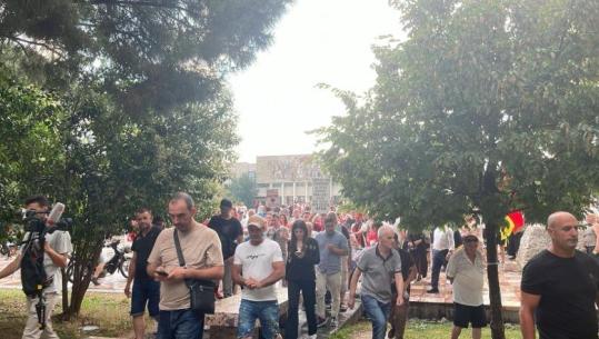 Protesta në ditën e 25-të, nis marshimi drejt kryeministrisë me thirrjen ‘Rama jep dorëheqjen’