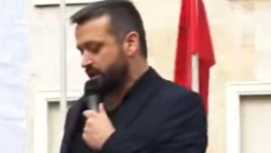 Protestuesi rilexon kërkesat gjatë tubimit para Kryeministrisë: Do bllokojmë institucionet, nëse të korruptuarit nuk largohen!