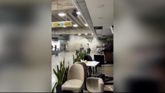 Pamje tmerri në aeroportin kryesor të Venezuelës, njerëzit vrapojnë të alarmuar teksa tavani shembet