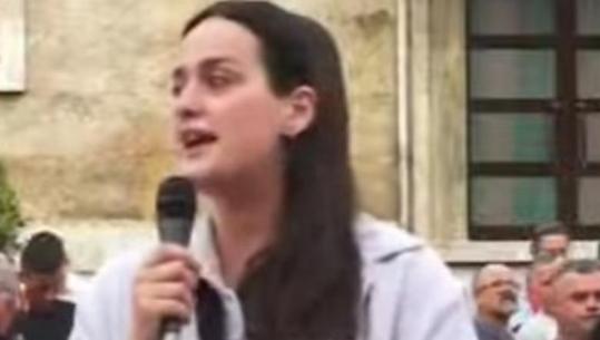 Protesta para Kryeministrisë, organizatorja Sidorela Vatnikaj rilexon kërkesat e paraqitura disa ditë më parë nga Dritan Goxhaj