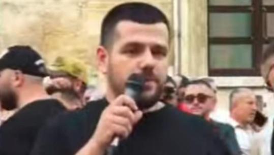 Qytetari nga tubimi para Kryeministrisë: Ne kemi shpikur turizmin e protestave, po i tregojmë botës mikpritjen dhe qytetërimin tonë