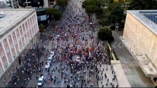 Qytetarët 26 ditë në protestë te kryeministria, rilexohen kërkesat drejtuar Ramës e qeverisë nga Goxhaj