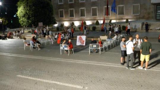 Një grup protestuesish do të kalojnë përsëri natën te kryeministria