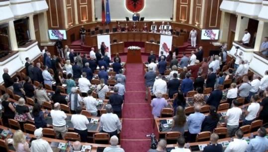 82 vite nga gjenocidi mbi Çamëri, Kuvendi seancë përkutimore: Të mos ngelet në harresë, të hiqet ligji i luftës