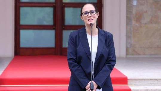 Qeveria miraton 300 kredi të buta për punonjësit e administratës