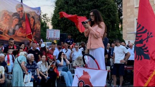 Protestuesit nuk heqin dorë nga kërkesat utopike të Goxhajt, i rilexojnë sërish në protestën para Kryeministrisë