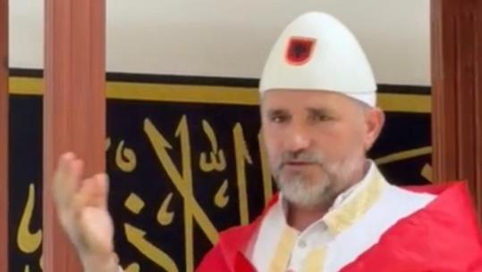 Imami Abedin (Rushit) Musallari ‘fut flamingot’ në xhami, akuzon PS-në për tërmetet: Kush nuk del në protestë e ka vendin në ferr (mallkime dhe nxitje urrejte)