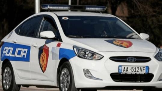 Aksident në Kukës-Bicaj, makina del nga rruga dhe përplaset me murin e një shtëpie! Plgosen shoferi dhe dy pasagjeret