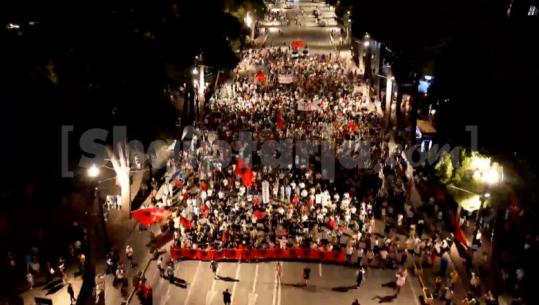 Përfundon protesta e 29-të para Kryeministrisë, bie pjesëmarrja në marshimin nëpër rrugët e Tiranës