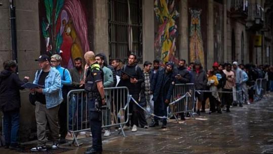 Fluks rekord aplikimesh në Spanjë, mbi 1 milion emigrantë kërkojnë leje qëndrimi, Sanchez mbron vendimin: Respektojmë të drejtat e njeriut