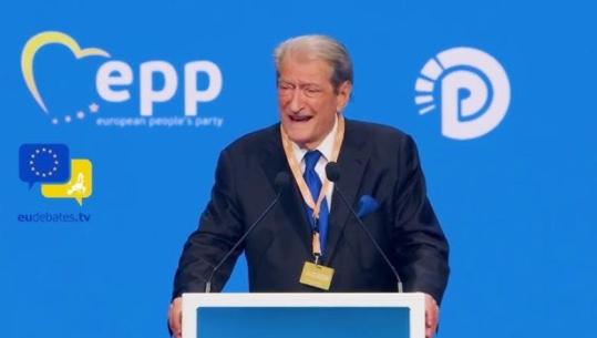 Berisha në Asamblenë e PPE-së, apel për protestat dhe qeveri teknike