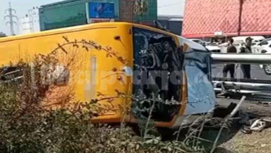 Aksidentohet autobusi me pasagjerë në aksin Tiranë-Durrës, 2 viktima! Nuk dihen rrethanat