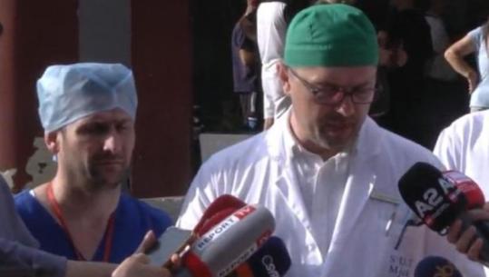 Aksidenti në aksin Durrës-Tiranë, shefi i Urgjencës tregon gjendjen e pacientëve: Një fëmijë në gjendje të rëndë! 5 të tjerë në operim, 2 turistë ende të paidentifikuar