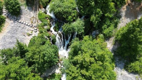 'Nuk e prisja të ishte kaq bukur', vizitorë nga mbarë vendi 'zbulojnë' ujëvarën e Sopanikës, destinacion i ri mes maleve të Dibrës