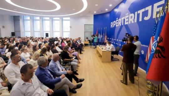 Mblidhet Këshilli Kombëtar i PD/ Emili dhe Hasajdo në garë për drejtuesin e këtij organi! Berisha lexon emrat e propozuar për Kryesinë e re, votohet mes 61 kandidatëve për 20 vende
