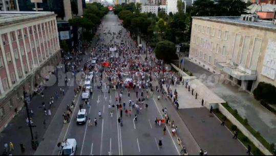 Protesta e 32-të, i riu: Të zbatohen 5 kërkesat tona, Rama të japë menjëherë dorëheqjen