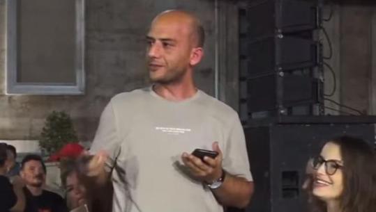 Mësuesi i historisë para Kryeministrisë: Këto janë ditët kur po shkruhet historia
