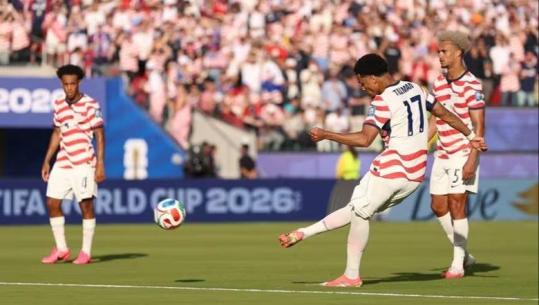 Botërori 2026/ SHBA-ja me dhjetë futbollistë mposht 2-0 Bosnjën, Balogun 'engjëll dhe djall'! Në 1/8-at gjejnë Belgjikën