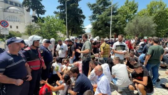 Protesta/ Protestuesit ulen para Parlamentit