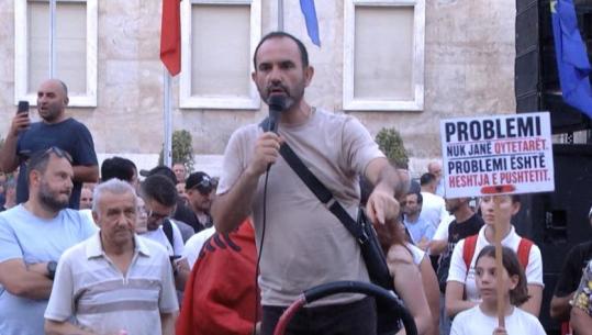 Organizatori i protestave Ilir Xhemalaj: Nuk do t’i përgjigjemi dhunës me dhunë, do të luftojmë paqësisht deri në largimin e regjimit