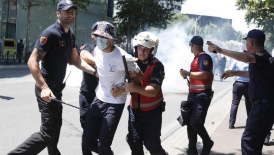 Mero Baze: 'Flamingot' si fëmijë politikisht të padëshiruar të Berishës
