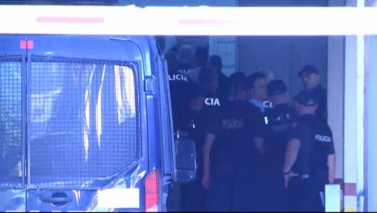 Protesta para Kuvendit/ 21 protestuesit e arrestuar mbërrijnë në Gjykatën e Tiranës për vlerësimin e arrestit! Priten me thirrje për lirimin e tyre
