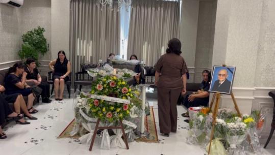 Korça i jep lamtumirën aktorit Koço Qendro, kolegët kujtojnë trashëgiminë e tij artistike